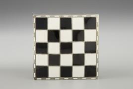 Josef Hoffmann, Wien, Firma J. Souval, Wien (Ausführung) für die Wiener Werkstätte Quadratische Brosche, 1910-11 Leihgabe aus Privatbesitz