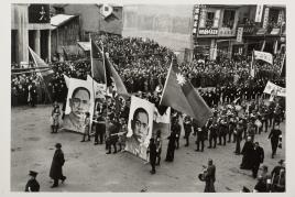 Robert Capa Parade in Hankou anlässlich des 13. Todestages von Sun Yat-sen 12. März 1938 © Fotosammlung WestLicht, Wien