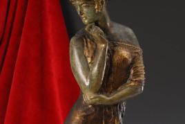 Kat.Nr.: 1850, Limit: 9.000 € Stuck, Franz von: "Helena". Seltene Bronzefigur.