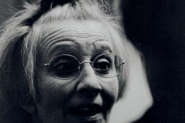 ​Eva Aeppli, ca. 1996  Foto Leonardo Bezzola