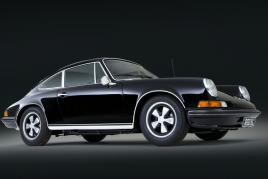 Ein Porsche 911 S 2,4 Coupé (1973) aus dem Besitz des britischen Künstlers und Urvaters der Pop Art Richard Hamilton, kommt in der Auktion, die Bonhams in Chichester/Goodwood am 26. Juni 2015 durchführt, zum Aufruf. Hamilton hatte ihn mehr als 30 Jahre.