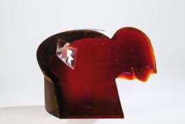 Bedeutendes Objekt "Head - Girl" Jarolava Brychtová und Stanislav Libenský, 1988 Rotes Glas, formgeschmolzen, partiell geschliffen und poliert. Schätzpreis:	30.000 - 35.000 EUR