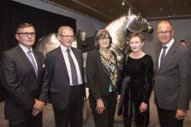 Eröffnung der Ausstellung "Heavy Metal", v.l.n.r.: Timo Kenakkala (Bürgermeister von Hämeenlinna), Johannes Ramharter (Ausstellungskurator, PONTE), Elisabeth Kehrer (österreichische Botschafterin in Finnland), Elina Anttila (Direktorin des Finnischen Nationalmuseums) und Wolfgang Muchitsch (Joanneums-Direktor), Foto: The National Museum of Finland, Soile Tirilä, 2016