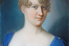 Das Portrait einer unbekannten Dame gehört zu den schönsten Werken der Kunstsammlung der Goethe- Universität Frankfurt. Die im Dreiviertelprofil Dargestellte lächelt zwar schüchtern, aber sie blickt den Betrachter dennoch selbstbewusst an. Der Stil der Frisur und des Kleides weisen auf französische Einflüsse des Empire zur Zeit Napoleon I. hin. Unbekannter Künstler (um 1800): Dame in Blau, Kreide auf Papier; Foto: Uwe Dettmar © Universitätsarchiv Frankfurt 2016