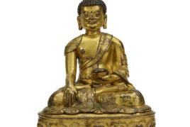 Buddha Shakyamuni Tibet | ca. 16. Jh. Höhe 24,5cm Schätzpreis: 12.000 – 14.000 Euro