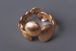 Michaela Arl de Lima, Pebbles, 2014, Ring, Teil einer Kleinserie, 18kt Roségold, © Marlene Rahmann