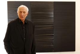 BU: Pierre Soulages. Foto: Bouchon/figarophoto/laif © VG Bild-Kunst, Bonn 2017