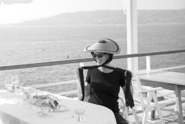 Jean Stein, 1998 Hotel Du Cap, Eden Roc, Cap D’Antibes, France © Brigitte Lacombe