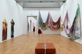 Ausstellungsansicht The music of color. Sam Gilliam, 1967–1973.