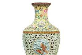 Yamanaka Reticulated Vase Estimate: HK$50-70 Million / US$6.4-9 Million sold for HK$149,091,000 / US$19,009,102 / £14,637,024