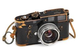 Leica M2 black paint 'Sean Flynn' Seriennummer: 1130008 Schätzpreis: EUR 60.000–80.000