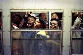 Jamel Shabazz Rush Hour New York City, 1988 © Jamel Shabazz courtesy Galerie Bene Taschen