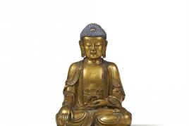 Lot 694 Nr. 386 195 Seltene große feuervergoldete Bronze-Figur des Buddha Shakyamuni China, späte Ming-Zeit, 17. Jh. H 50 cm Prov. Aus einer rheinischen Privatsammlung, erworben bei Lempertz, Köln, 11.12.1931, Lot 582, Tafel 3, seither in Familienbesitz Schätzpreis: € 200.000 – 250.000,-