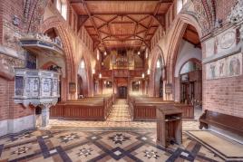 Dorfkirche in Rostock-Toitenwinkel, Blick vom Chor auf die Empore © Roland Rossner/Deutsche Stiftung Denkmalschutz