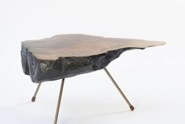 Carl Auböck Beistelltisch 'Brüssel 1958', um 1957 H. 45,5 x 92 x 58 cm. Aufrufpreis:	5.000 EUR Schätzpreis:	5.000 - 7.000 EUR