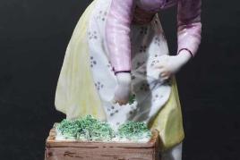 Figurine, "Eiergretl". NYMPHENBURG um 1775. Modell von Bustelli um1758. Mindestpreis:	1.900 EUR