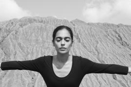 Shirin Neshat: Roja (Filmstill), 2016, Leihgabe der Künstlerin und der Gladstone Gallery, New York und Brüssel © Shirin Neshat