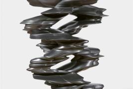 Tony Cragg Runner Bronze mit schwarzer Patina. 150 x 106 x 46 cm. Im unteren Bereich mit Signaturstempel "Cragg" sowie Gießerstempel "SCHMÄKE DÜSSELDORF". Unikat.  Schätzpreis:	300.000 - 400.000 EUR