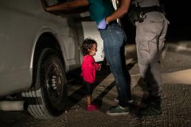 Crying Girl on the Border © John Moore, Getty Images