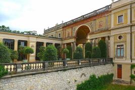 Sanierungsbedürftig: Nordost-Pavillon des Orangerieschlosses im Potsdamer Park Sanssouci. Foto: SPSG / Anne Biernath