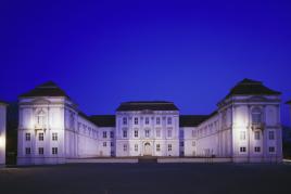 Schloss Oranienburg, Hofseite am Abend Foto: Leo Seidel / SPSG