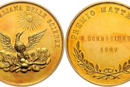 Lot Nr. 536 Auktion 13. November 2019: Gold-Medaille der Societá delle scienze in Gedenken an Carlo Matteucci (1811 – 1868) verliehen an den späteren Nobelpreisträger Erwin Schrödinger, Rufpreis € 5.000