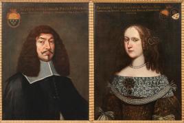 Bildnispendants Maximilian Graf von Portia mit seiner Gemahlin Magdalena Maria Freiin von Spirinth — Bayerischer Hofmaler des 17. Jahrhunderts — Im Halbportrait als Gegenstücke einander zugewandt gearbeitet; Maximilian mit Inschrift am oberen Rand und Wappen der Familie Porcia "MAXIMILIANVS COMES DE PORTIA ET BRVGNARA SEREN ELECTRICIS BAVARIAE SVPREMVS AVLAE PRAEELECTVS", sein Frau mit Inschrift am oberen Rand sowie mit Allianzwappen der Familien Porcia und Spiering "MAGDALENA MARIA COMITISSA DI