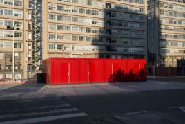 Abandoned construction containers behind Erasmus MC, Rotterdam. Photo: Loes van Duijvendijk.