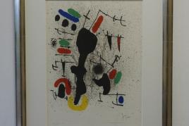 Bild 13: Joan Miró, liberté des libertés, Farblithografie, 1971, Ex.:15/125, 35&47 cm. 3.700 €. Gerahmt in Echtsilbervergolderrahmen mit Passepartout und Mirogardglas UV 70 = 4.150 €