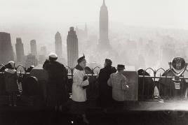 Ausblick vom Dach des Rockefeller Center, USA, New York City, 1958 © Inge Morath / Magnum Photos, courtesy OstLicht. Galerie für Fotografie