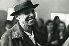 Joseph Beuys  Foto: Erich Puls / Klaus Lamberty  Joseph Beuys  Photo: Erich Puls / Klaus Lamberty