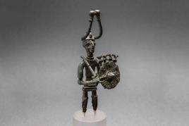 Krieger mit Schwert und Schild, Bronze, Fundort Padria, Eisenzeit © Museo Archeologico Nazionale di Cagliari