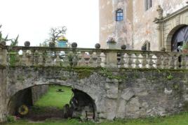 Schloss Breitenlohe in Burghaslach, Steinbrücke * Foto: Deutsche Stiftung Denkmalschutz/Schabe