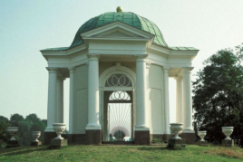 Rebecca Horn, "Pfauenmaschine" ("Peacock Machine"), Installation View at the documenta 7, 1982, Kassel, Germany © Attilio Maranzano