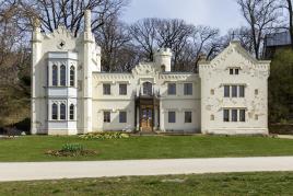 Sanierungsfall: das Kleine Schloss im Potsdamer Park Babelsberg. © SPSG/Peter-Michael Bauers