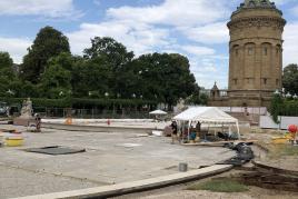 Platz vor dem Wasserturm während der Arbeiten in Mannheim * Foto: Deutsche Stiftung Denkmalschutz/Mertz