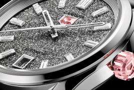 TAG Heuer Carrera Plasma 36 mm, featuring 1.4 carats of colored Diamant d’Avant-Garde