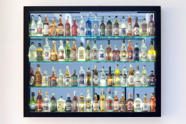 THOMAS FEUERSTEIN, Genius in the Bottle, 2005 - 2010, 72 glass objects in showcase, 150 x 190 cm Photo © Galerie Elisabeth & Klaus Thoman / Jorit Aust