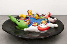 Niki de Saint Phalle, Fontaine aux quatre Nanas, 1974/1991, Brunnenplastik: Polyester-Harz und Lack, farbig gefasst mit integriertem Wasserleitsystem, ca. 80 x 236 x 236 cm, Schätzpreis350.000 bis 400.000 Euro