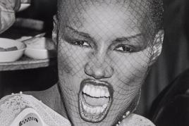 Ron Galella Grace Jones bei der Billboard Disco Convention im Hilton Hotel New York, 1979 Courtesy Nicola Erni Collection © Ron Galella Ltd.