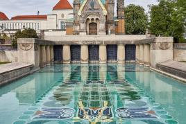 Lilienbecken auf der Mathildenhöhe in Darmstadt * Foto: Nikolaus Heiss