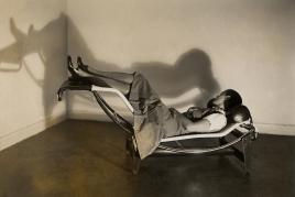 Le Corbusier, Pierre Jeanneret, Charlotte Perriand, chaise longue basculante, LC4, 1929 © FLC  Bildrecht, Wien 2023