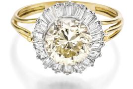 1076 Juwelier Schilling Ring mit Fancy gelbem Brillant von über 3 Carat Zuschlag: 14360,- EUR