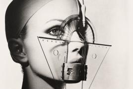 Irving Penn, Protractor Face (Jaime Rishar), New York, 1994, print made in 1996 platinum palladium print mounted aluminum. 49.7 x 49.5 cm (19,57 x 19,49 in). © Irving Penn Foundation.