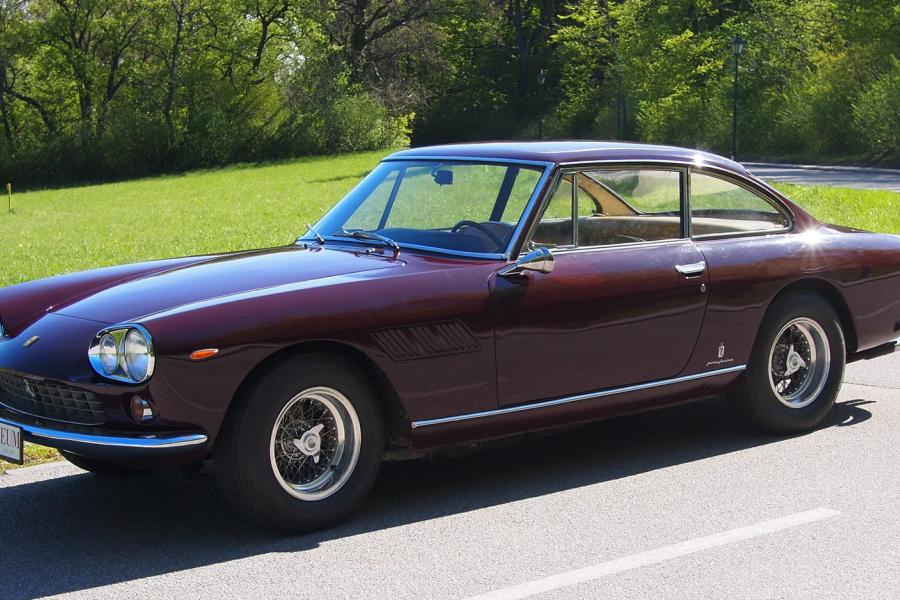 Nr. 431 1964 Ferrari 330 GT 2+2 Serie I, ex Norman Foster, neu gekauft vom englischen Stararchitekten, original 68.500 km, Schätzwert € 68.000 - 82.000, Fotonachweis: Dorotheum