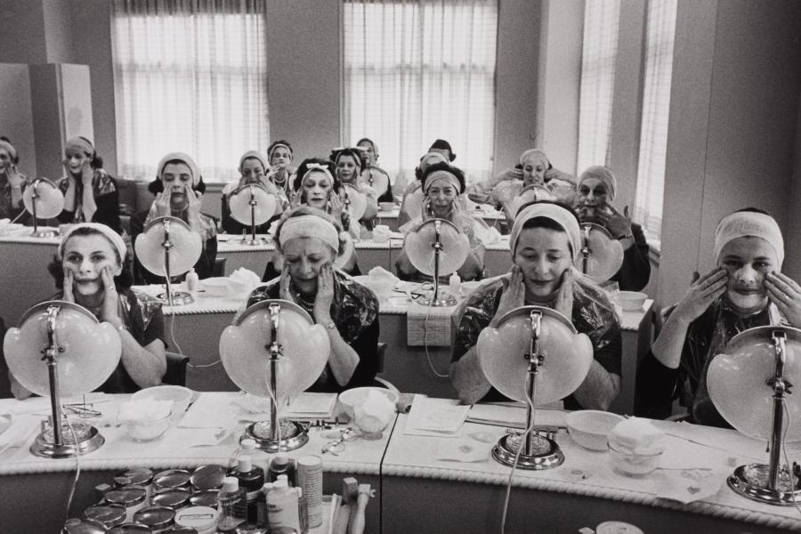 Inge Morath Schönheitssalon Helena Rubinstein Fifth Avenue, New York, 1958 © Fotosammlung WestLicht, Wien