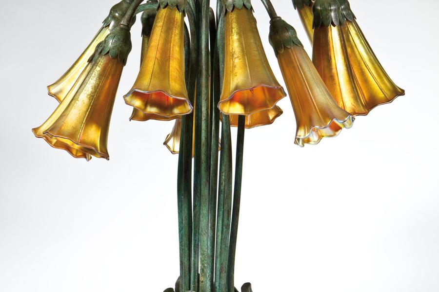 445 - Bedeutende Tischlampe ''Pond Lily'' , L.C. Tiffany, New York, 1900 - 1902 Katalogpreis: 10.000 - 15.000 €  Zuschlag: 13.000,00 EUR