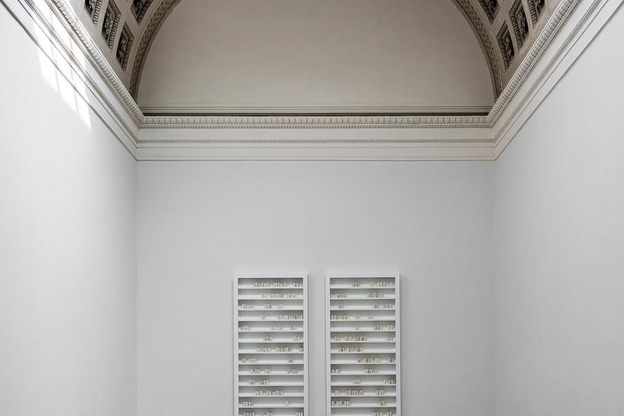 Lichtzwang Edmund de Waal 2014 Courtesy Gagosian Gallery © KHM