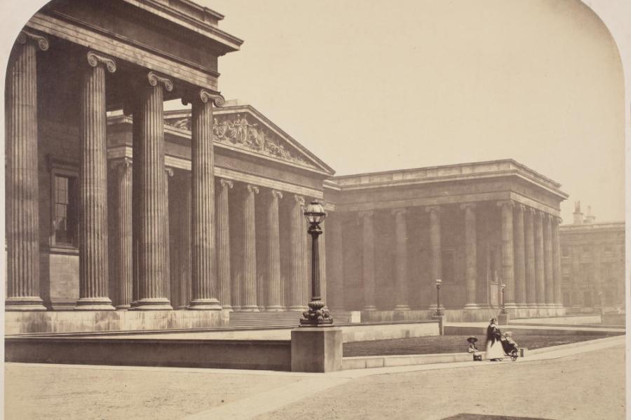 Roger Fenton (1819–1869) London: The British Museum, 1857 Albuminpapier auf Karton, 32,2 x 43 cm Städel Museum, Frankfurt am Main Foto: Städel Museum – ARTOTHEK Eigentum des Städelschen Museums-Verein e.V.