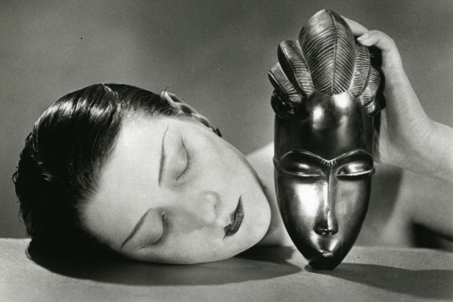 Man Ray (1890–1976) Schwarz und Weiß, 1926 (Abzug 1993 von Pierre Gassmann) Silbergelatine-Abzug, 24,8 x 35,3 cm Städel Museum, Frankfurt am Main Foto: Städel Museum – ARTOTHEK © VG Bild-Kunst, Bonn 2014